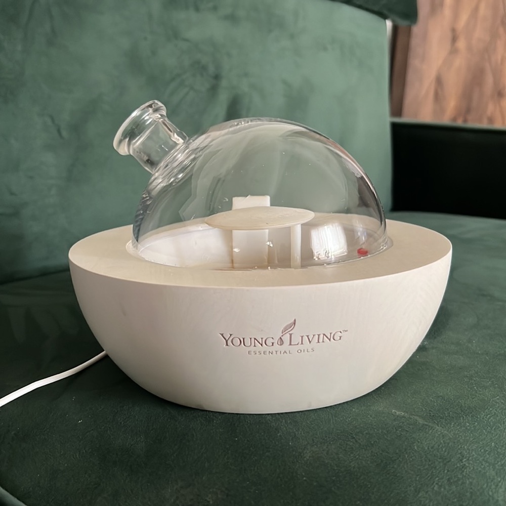 Ltd. Edition White Young Living Aria Diffuser